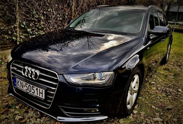 Audi A4 cena 46900 przebieg: 210000, rok produkcji 2012 z Sulejów małe 562